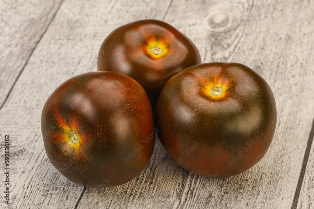 Fototapeta premium Black tasty juicy kumato tomato