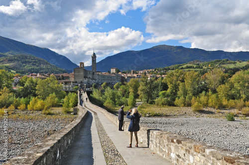 Bobbio dal ponte Gobbo sul fiume Trebbia - Piacenza	 photo
