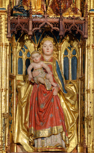 Vierge à l'Enfant baroque dans la cathédrale de Cuenca, Espagne