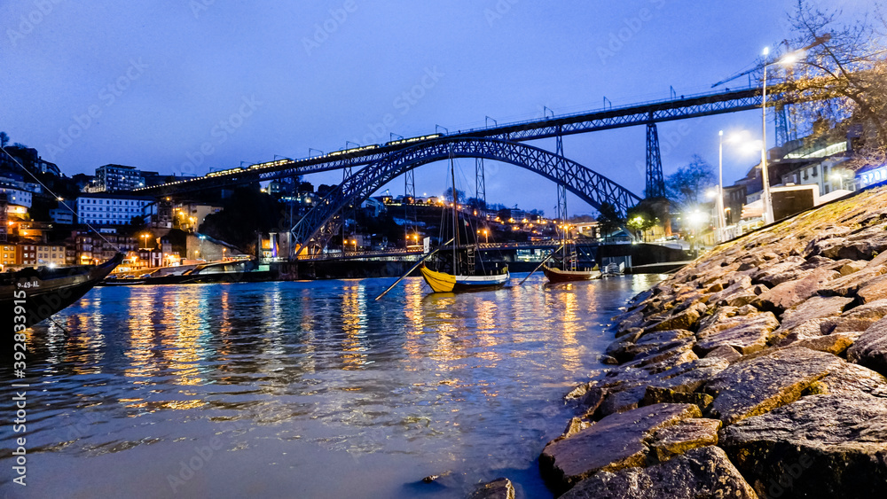 Naklejka premium Don Luis I bridge in Porto