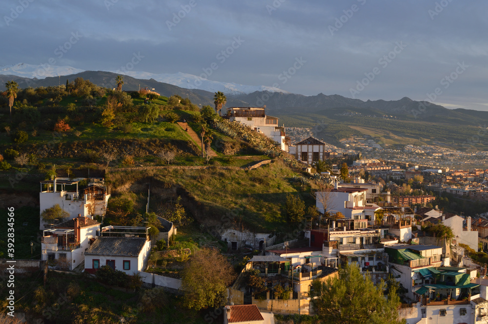 Obraz premium Granada during Sunset seen from Carmen de los Martires Park, Spain