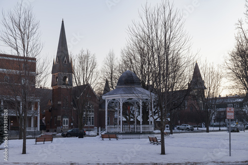 Canvas-taulu BARRE, VERMONT, USA - FEBRUARY, 21, 2020: Winter time city view