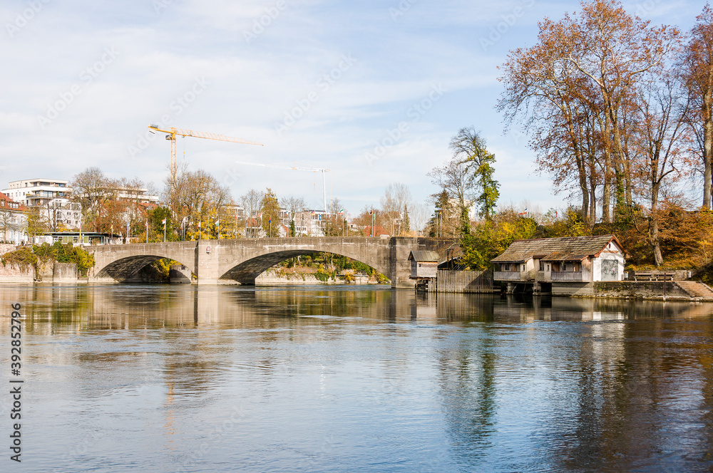 Rheinfelden, Rhein, Inseli, Burgstell, Insel, Schifflände, Rheinufer, alte Rheinbrücke, Uferweg, Rheinweg, Rheinschifffahrt, Zoll, Altstadt, Stadt, Herbst, Aargau, Schweiz, Deutschland, Landesgrenze