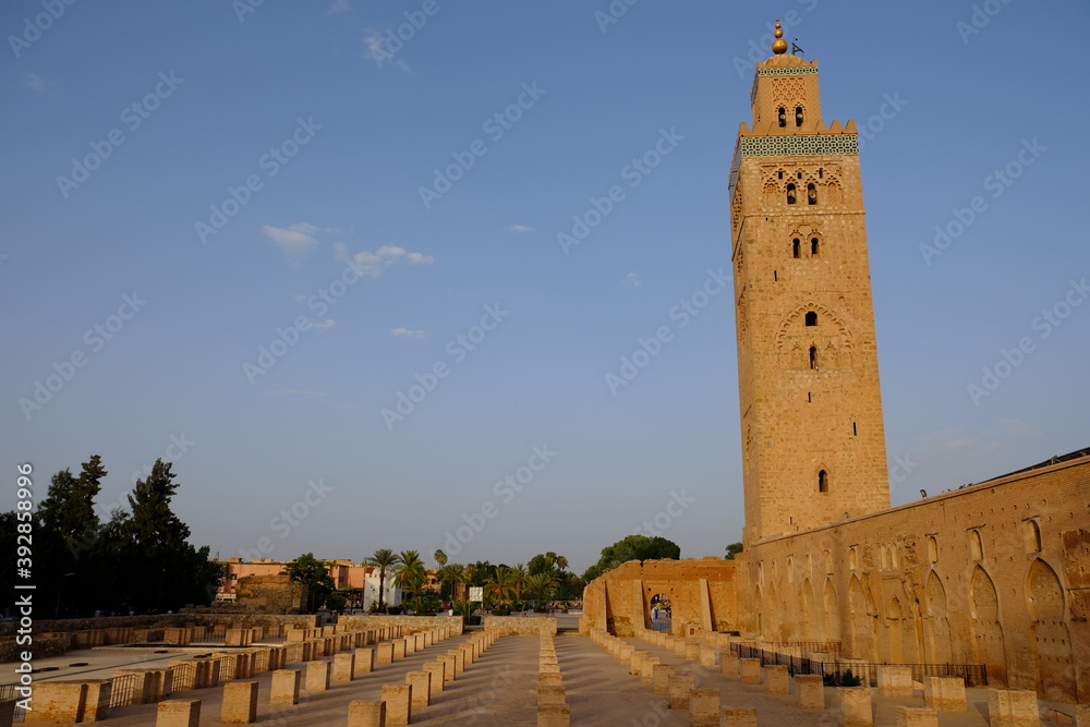 Obraz premium Morocco Marrakesh - Koutoubia Mosque panoramic view at sunset