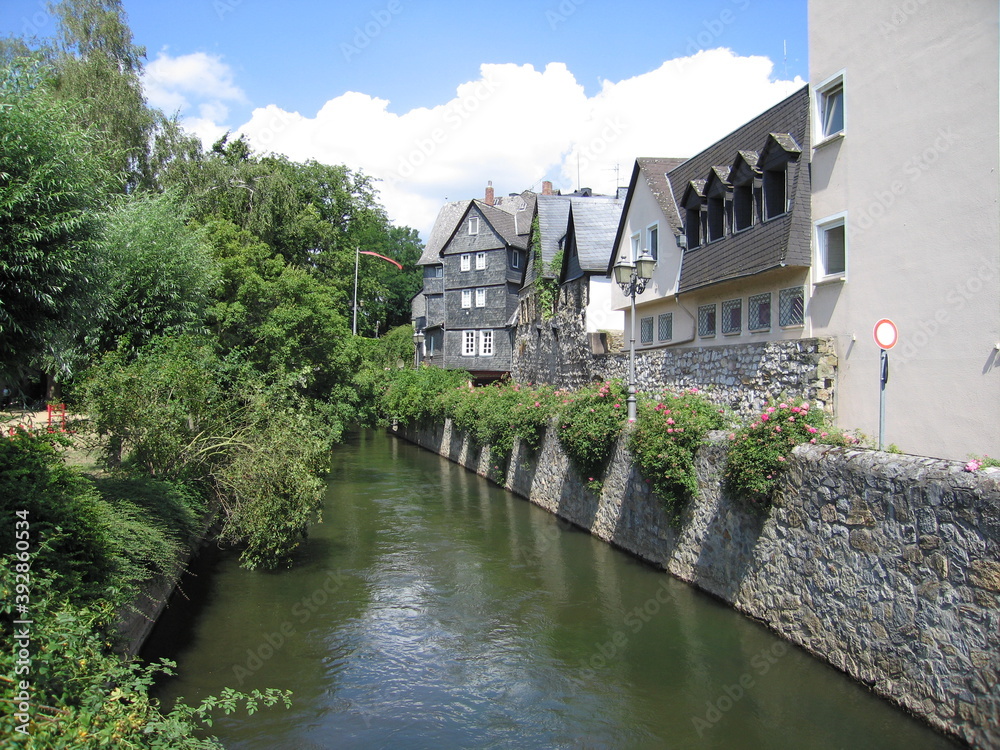 Obraz premium Mühlgraben in Wetzlar an der Lahn in Hessen