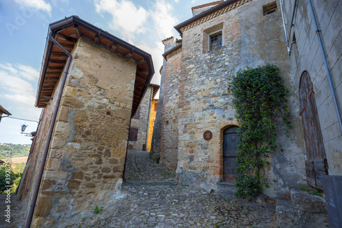 Fototapeta Naklejka Na Ścianę i Meble -  VIGOLENO, ITALY, AUGUST25, 2020 - View of the streets of the medieval village of Vigoleno, Piacenza province, Emilia Romagna, Italy