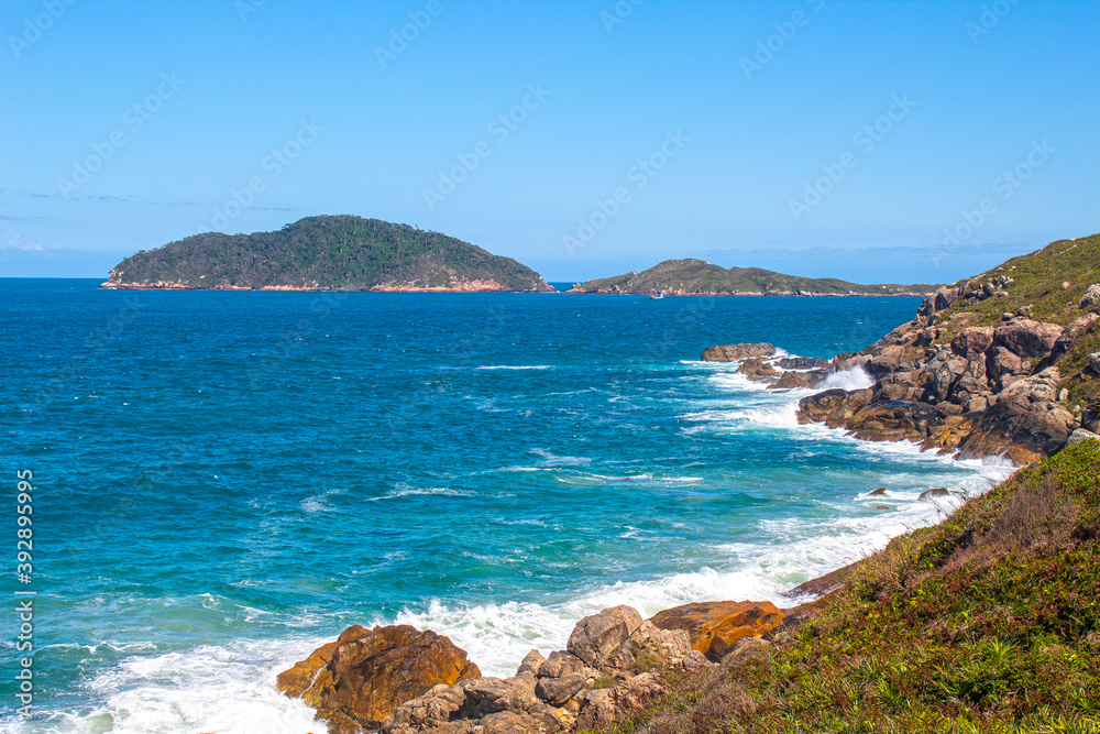 Costa da Ilha em Praia tropical do sul do Brasil,  ilha de Florianópolis, Praia do Santinho,  Florianopolis,  Santa Catarina