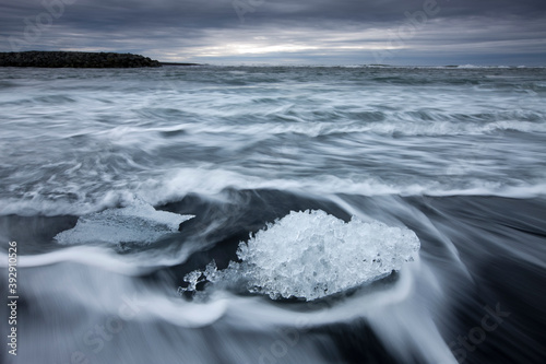 Foto Icebergs in Surf by Jokulsarlon, Iceland