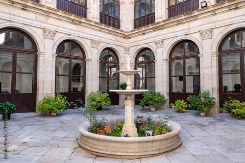 patio adintelado, Real Colegio de Doncellas Nobles, Toledo, Castilla-La Mancha, Spain