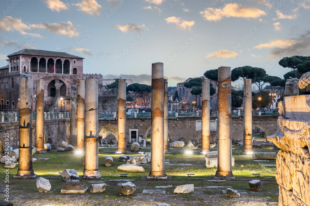 Fototapeta premium The Roman Forum in Rome at sunset