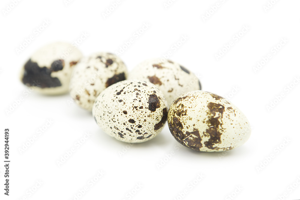 Obraz premium Quail organic eggs isolated on white background
