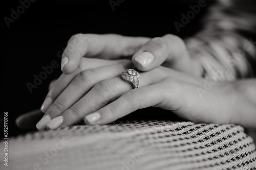 Bague de fiançailles en diamants  photo