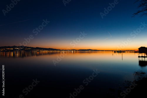Sonnenuntergang am See mit Lichtsiegelungen © Matthias P.