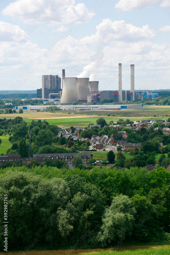 Blick vom Indemann auf das Kraftwerk Eschweiler