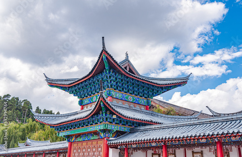 Mufu under the sun in Dayan Ancient Town, Lijiang, Yunnan, China