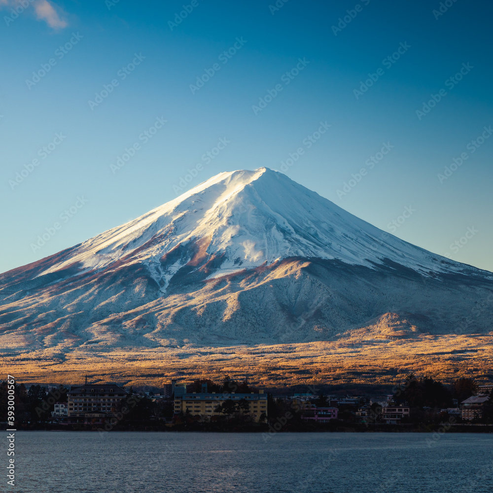 Fototapeta premium Mt Fuji view from the lake