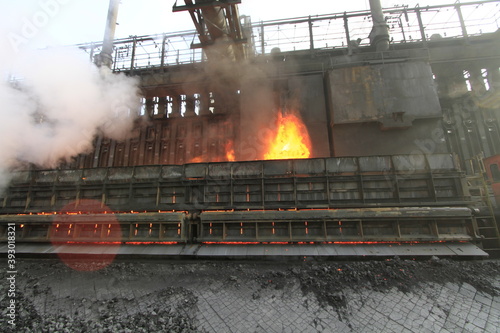 Kardemir Karabük Demir Çelik Sanayi ve Ticaret AS, Turkey's north, in the province of Karabük in the Black Sea region is Turkey's first iron and steel enterprises and heavy industry factory.