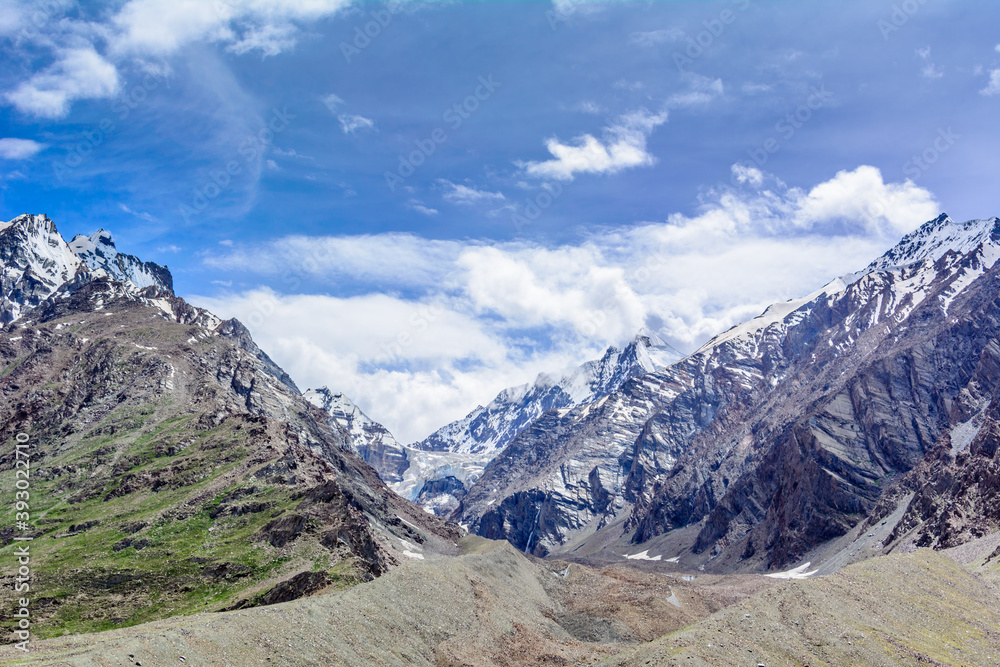 Breathtaking landscape of the majestic himalayas and snow capped mountains.

