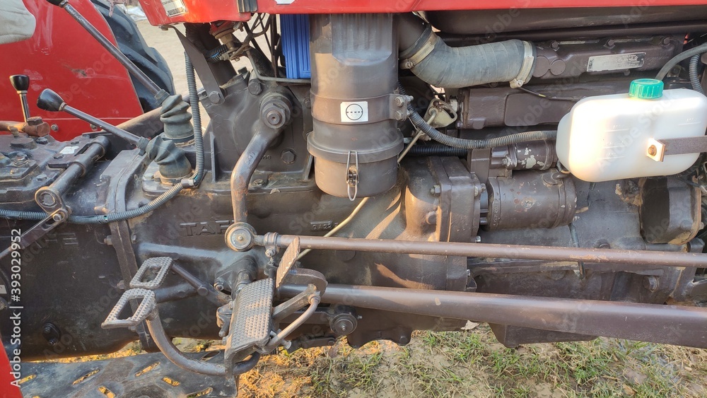 Tractor engine and control system Tractor engine and control system