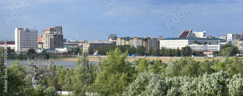Valokuva View of the embankment and the historical part of the city of Omsk in Russia fro