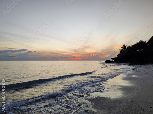 Early morning on the ocean shore 