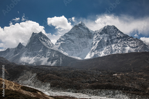 View of Ama Dablam, Himalayas, Nepal © Sergio