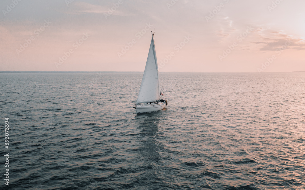 Fototapeta premium Sunset Sailor