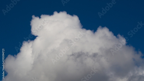 Sommet glac   d un cumulus    faible extension verticale