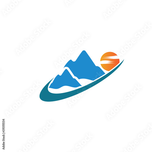 Mountain icon Logo Template Vector illustration design