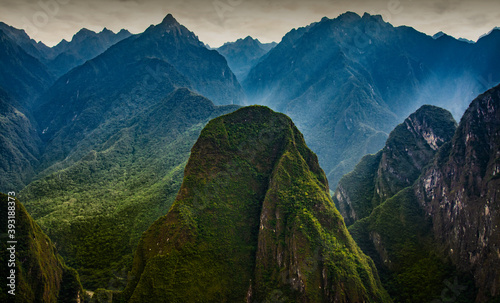 Putucusi, guardian de las montañas frente Machu Picchu photo