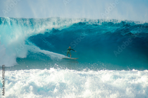 Photography surfing the wave