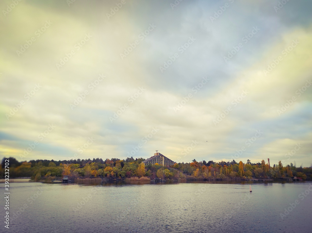 Fototapeta premium autumn in the forest cottage