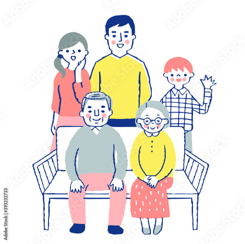 ベンチに座る老夫婦と家族