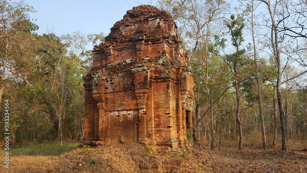 Naklejka premium Cambodia. Prasat Koh Kae chamres. The city of Koh Ker was built at the beginning of the 10th century, on an area of 35 square kilometers. Preah Vihear province.