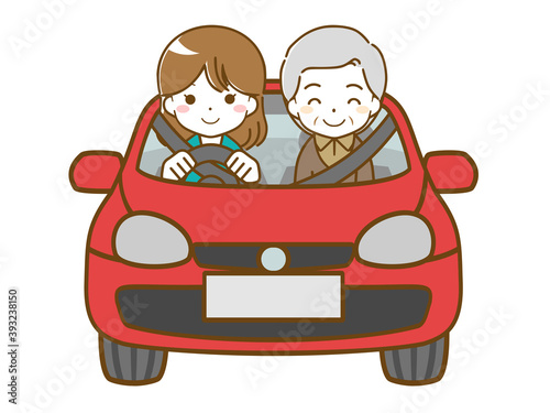 老年男性とドライブする女性