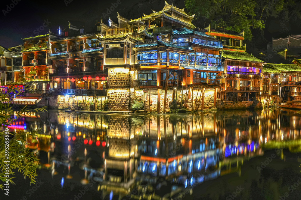 中国湖南湘西凤凰古城夜景
