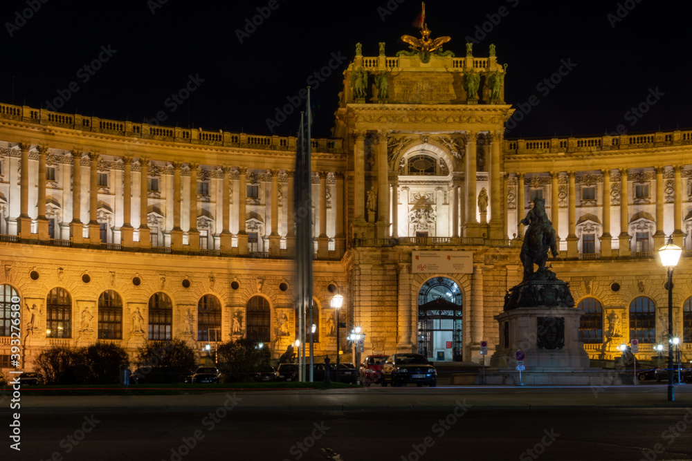 Obraz premium Vienna Hofburg Imperial Palace at night - Austria