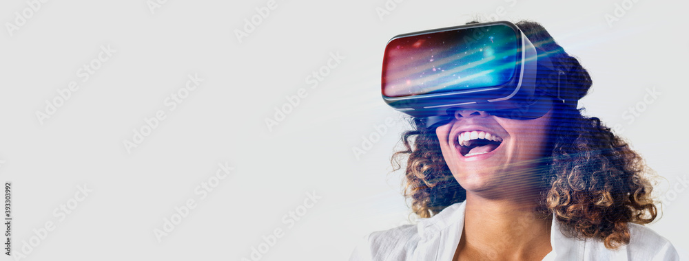 © Rawpixel.com - Black woman enjoying a VR headset
