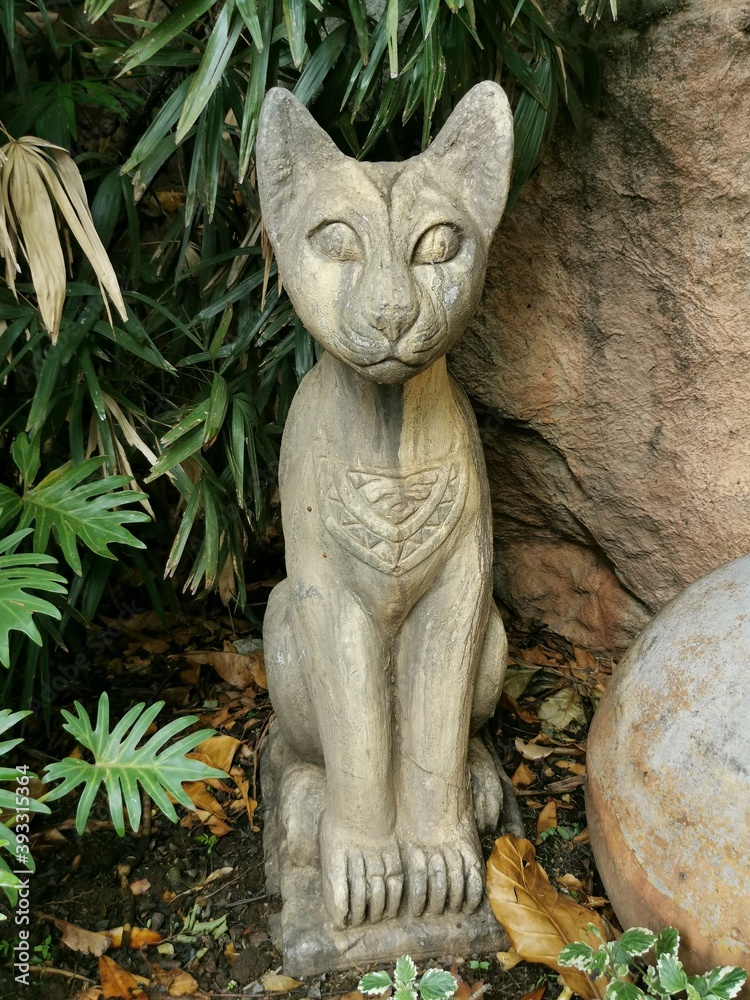 Fototapeta premium statue of a Cat