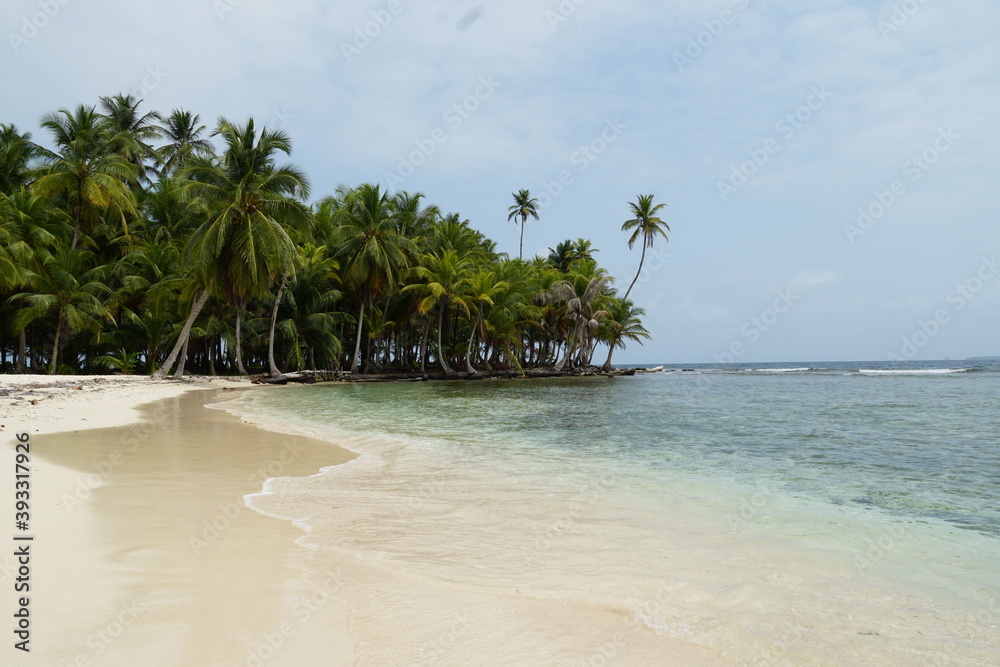 Obraz premium panama, san blas, isla ina, ina, tropical, paradise, summer, sea, caribbean, sky, clouds, nature, natural paradise, cristalline water, water, islands, isla tropical