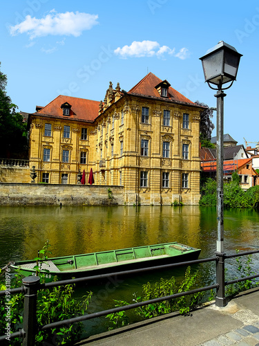Die barocke Wasserschloss Villa Concordia am Regnitzufer in Bamberg. 