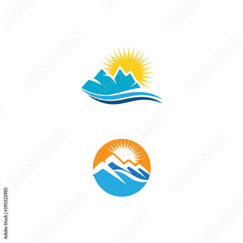 Mountain icon Logo Template Vector illustration design