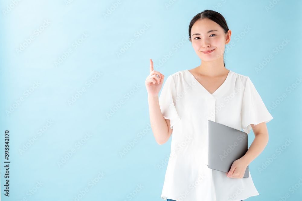 女性 パソコン 女性 パソコン