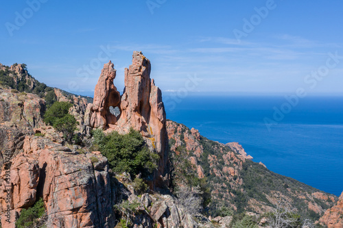 Le cœur des Calanques de Piana en Corse à la lumière du Soleil