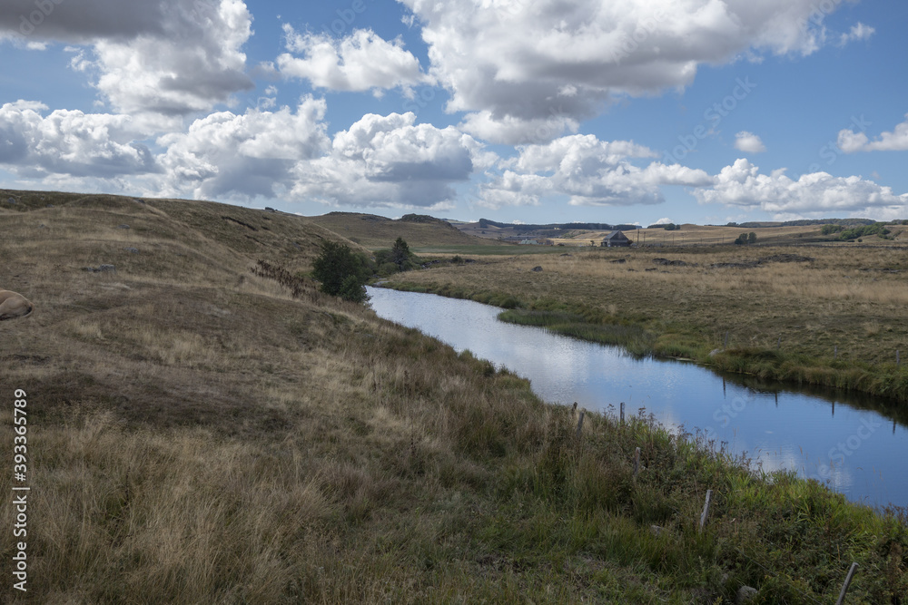 Sur le chemin de Compostelle, la traversée du parc régional naturel de l'Aubrac.