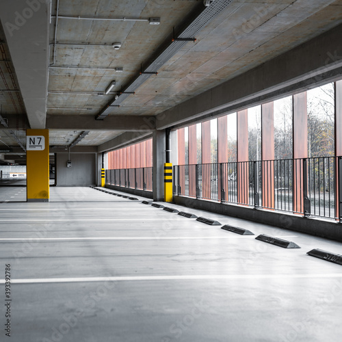 Obraz na płótnie Empty underground parking during coronavirus pandemic w salonie