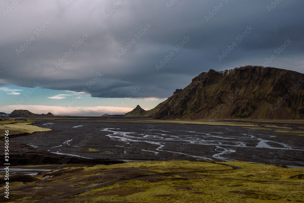 Obraz premium clouds over the mountains