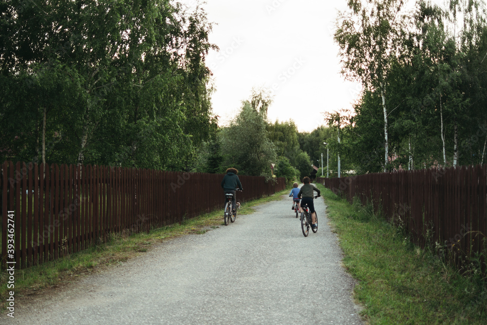 Children spend the summer in the village. Children spend the summer in the village.