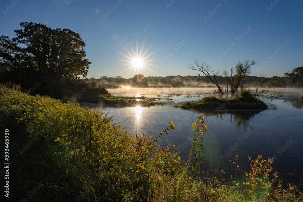 Obraz premium foggy lake in morning