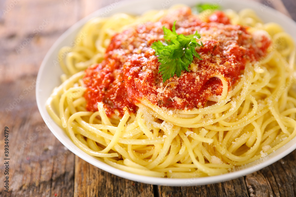 spaghetti with tomato sauce and parmesan spaghetti with tomato sauce and parmesan